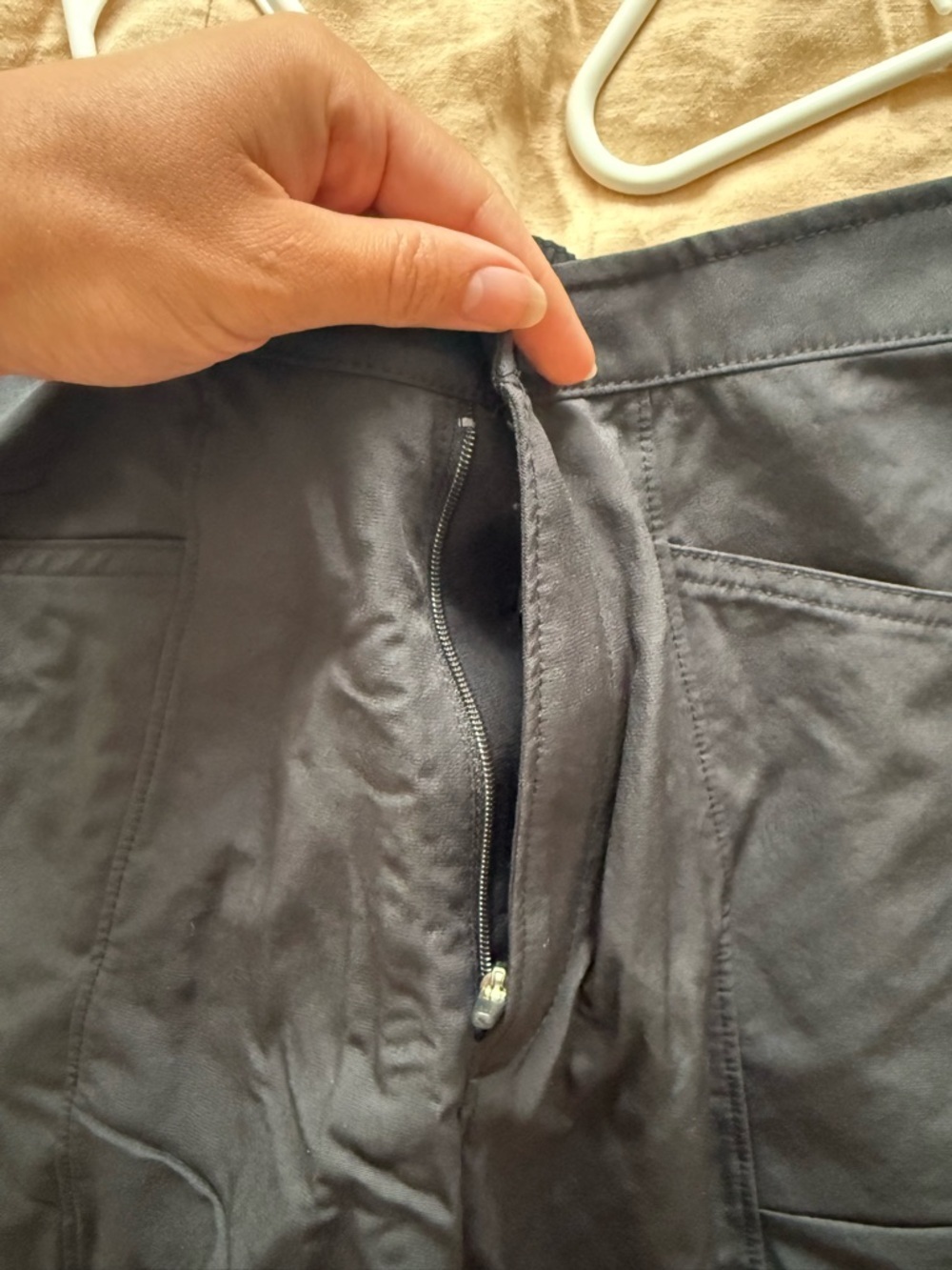 L.L. Bean Women's Black Bike/Active Shorts - Picture 9 of 9